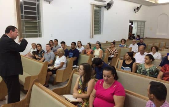 Bate-papo cristão: 3 aplicativos para conversar sobre fé