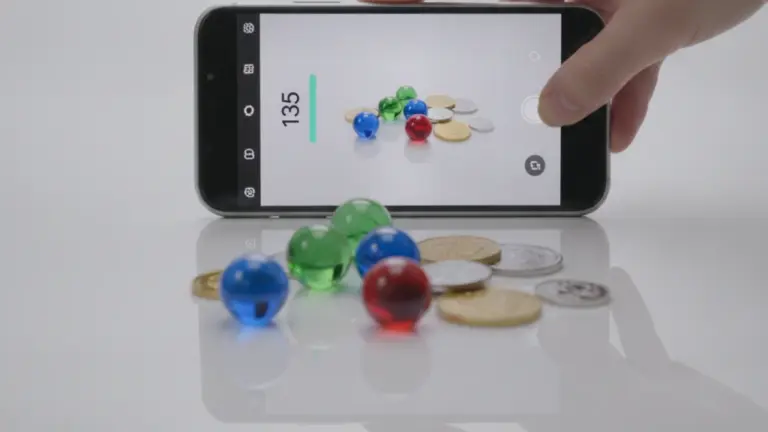 Baixe o App e Conte Coisas pela Câmera