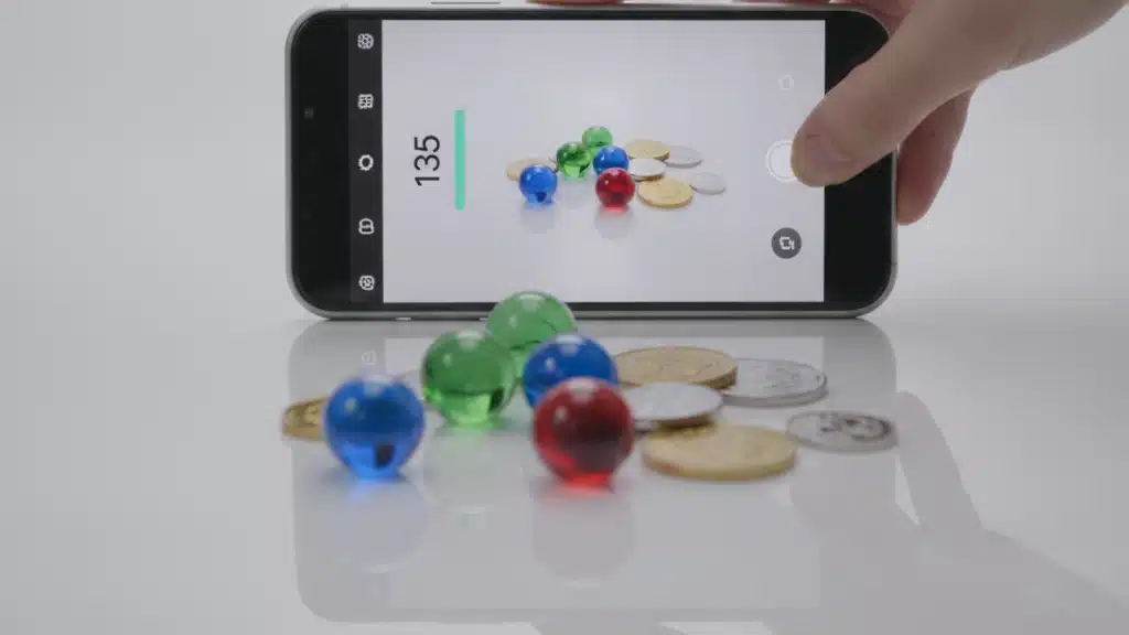 Baixe o App e Conte Coisas pela Câmera